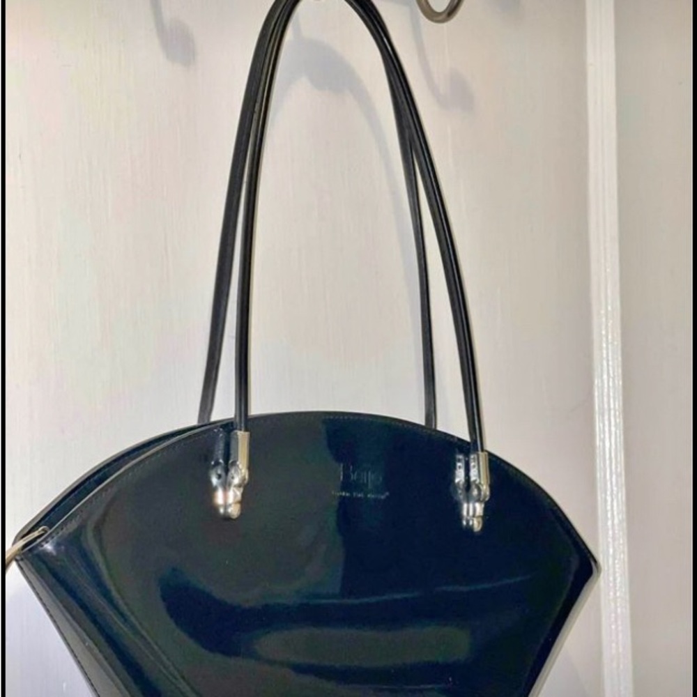 Beijo black shoulder bag. like new condition. No scratches at all.